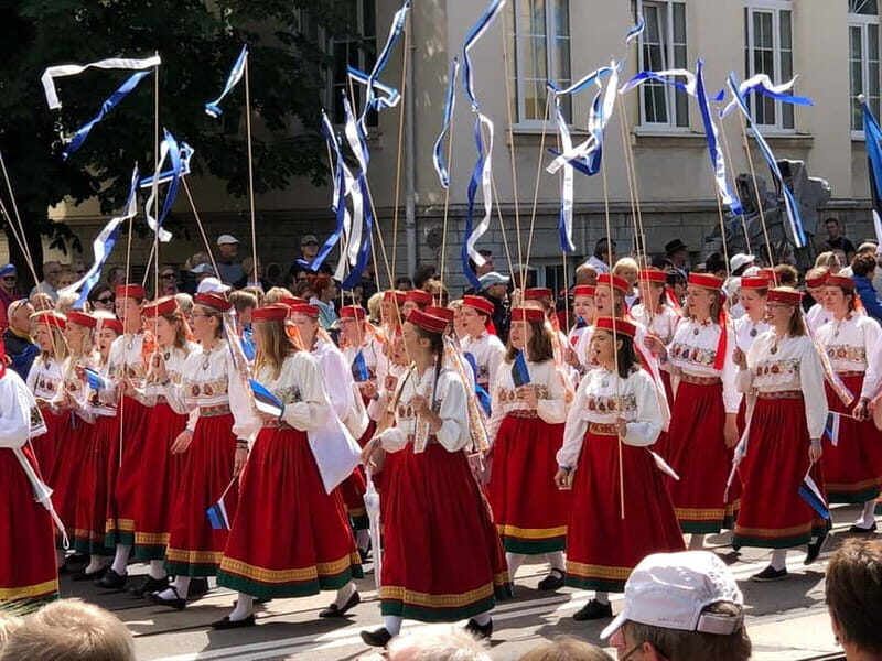 Medieval Tallinn 2-Hour Old Town Walking Tour - Key Points