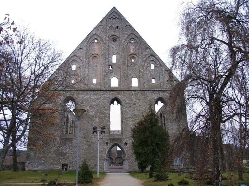 Medieval Tallinn 2-Hour Old Town Walking Tour - Practical Considerations