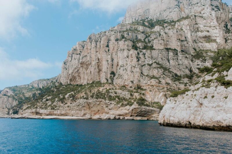Mediterranean Dream: Cassis, Calanques Boat & Wine Tasting - Discover the Picturesque Cassis