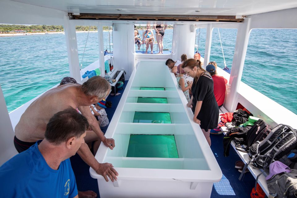 Medulin: Private Glass Bottom Boat Tour to Levan Island - Itinerary