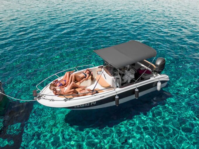 Medulin: Speedboat Adventure With Cave & Island Snorkeling - Included Amenities and Gear