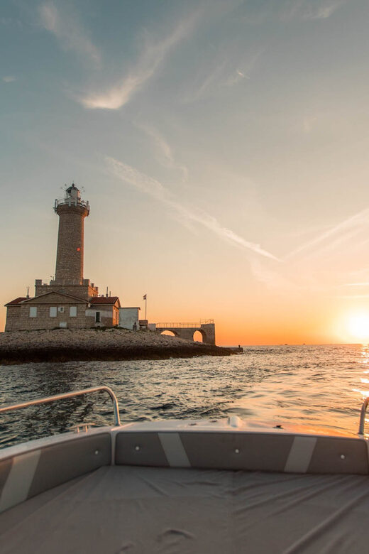 Medulin: Sunset on Speedboat with Lighthouse and Wine - Key Points