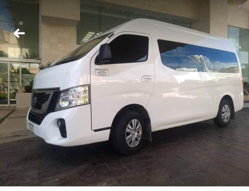 Melbourne Airport (MEL): Private Transfer to Melbourne - Pickup Included