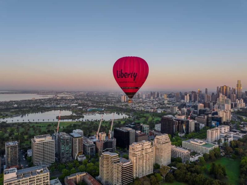 Melbourne: Balloon Flight at Sunrise with Breakfast - A Peaceful Adventure with Breathtaking Views