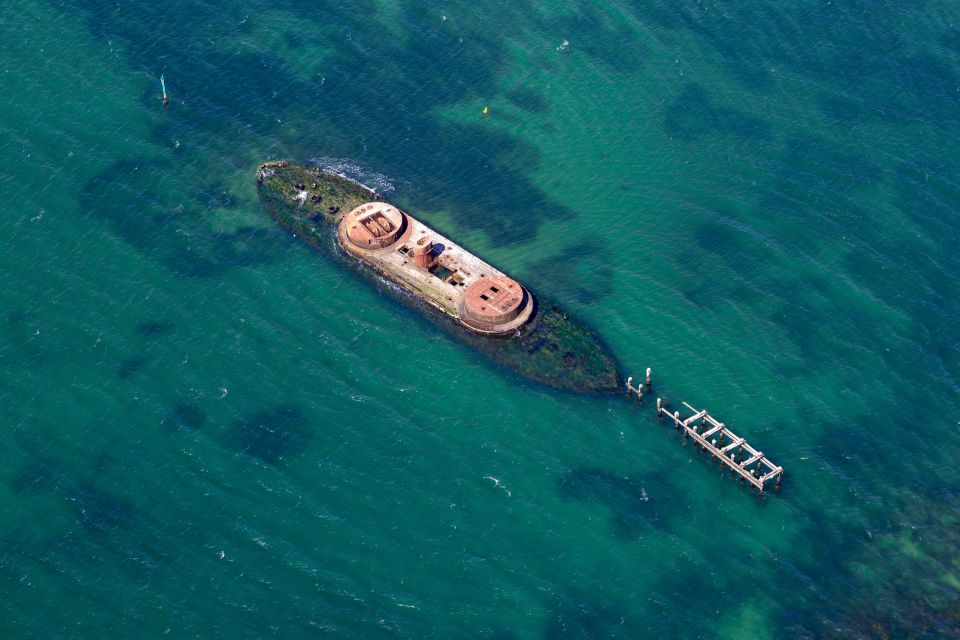 Melbourne: Brighton Beach Boxes Private Helicopter Flight - Flight Experience