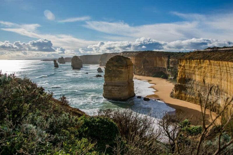 Melbourne: Reverse Great Ocean Road 12 Apostles with Lunch - The Great Otways National Park and Rainforest Walk