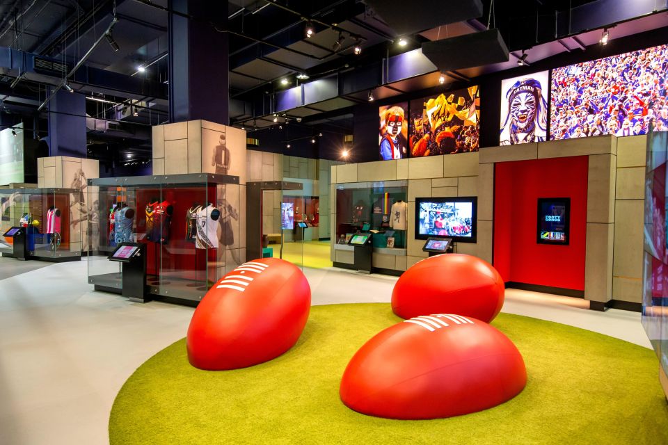 Melbourne Sports Walk + Free MCG Sports Museum - Activity Description