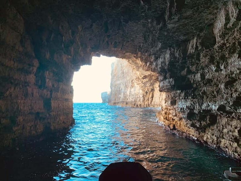 Mellieha: 1:00pm Speedboat round Comino Caves 2h Blue Lagoon - Frequently Asked Questions