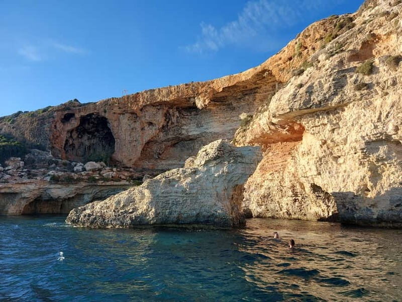 Mellieha: Private boat for 5 people to Comino & Blue Lagoon - Key Points  