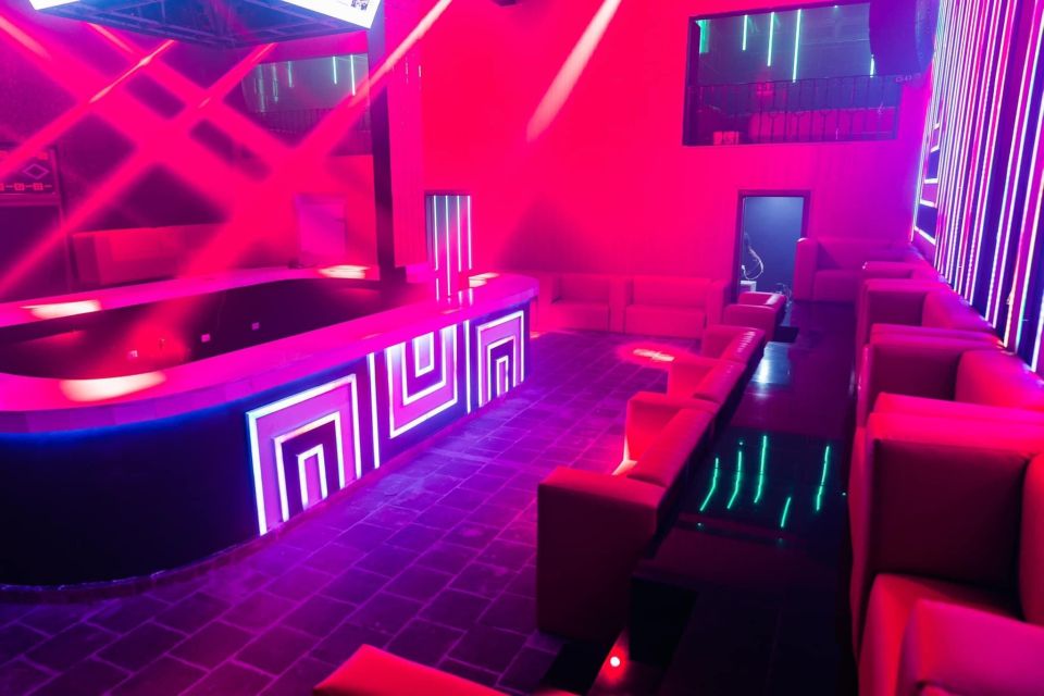 Memorable Nightlife Experience in Punta Cana's Top Club - Nightclub Atmosphere