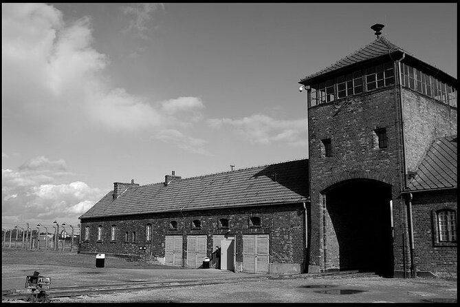 Memorial and Museum Auschwitz-Birkenau Tour & Krakow Transfer - Meeting and End Points