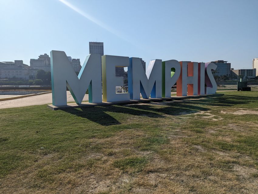 Memphis: Scavenger Hunt Walking Tour - Key Points