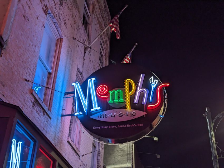 Memphis: Scavenger Hunt Walking Tour - Exploring the Peabody Hotel