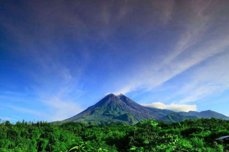 Merapi volcano sunrise with 4wd jeep and step on cold lava - An Overview of the Experience