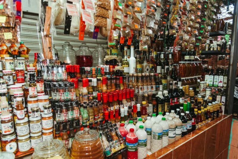 Merida: Market Tour with Tastings - The Guides and Atmosphere