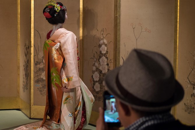Mesmerizing Dinner With Maiko & Geisha - Location and Meeting Point