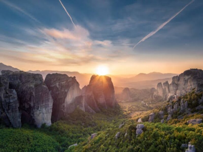 Meteora Private Full Day Tour From Athens & Free Audio Tour - Itinerary Highlights