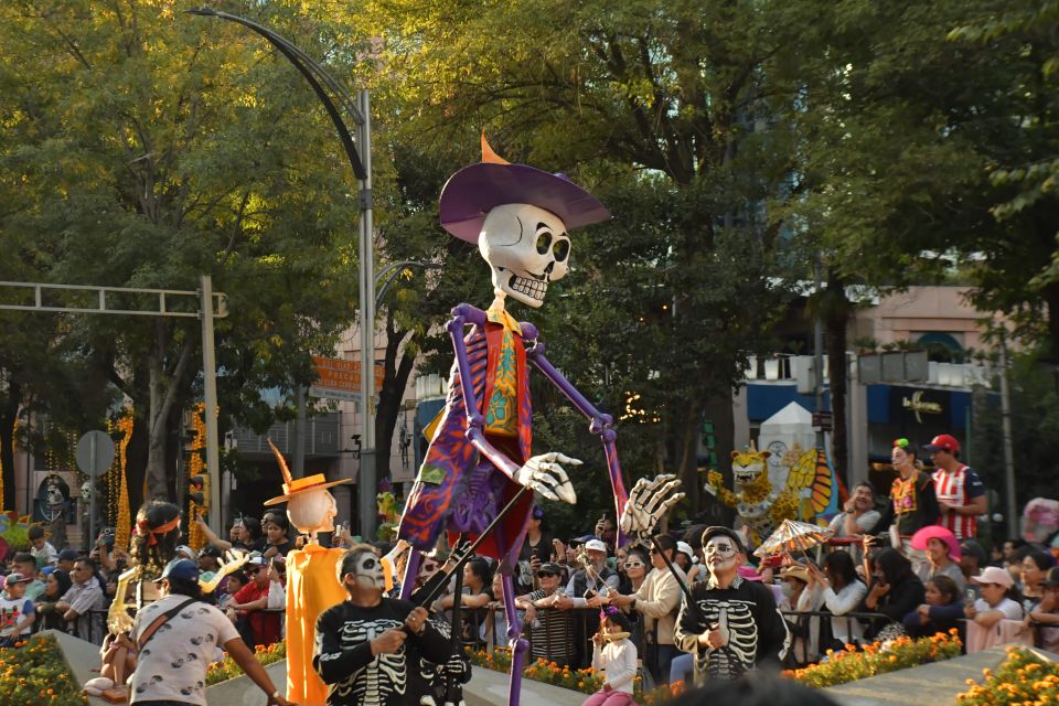 Mexico City: Day of the Dead Guided Tour - Pantheon of Dolores