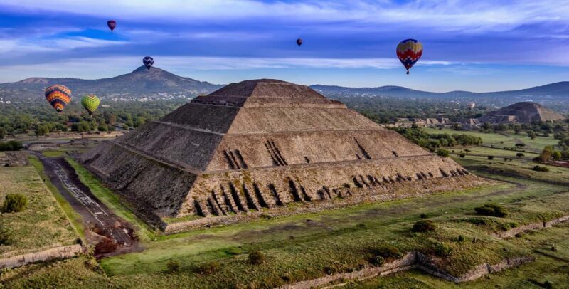 Mexico City: Fly over the impressive pyramids of Teotihuacan in a hot air balloon - An In-Depth Look at the Experience