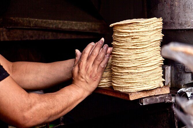 Mexico City Historical Centre Food Tour with 7 Authentic Tastings - Authentic Experiences and Hidden Gems