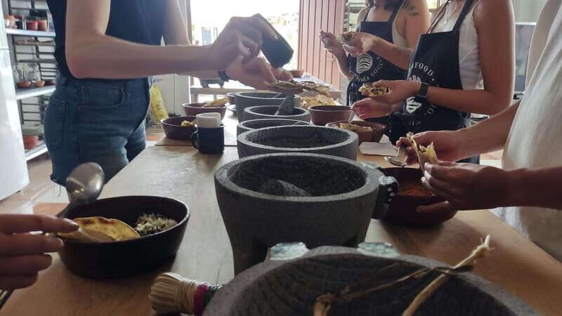 Mexico: Salsa Making Class in a Market with a Chef - Key Points