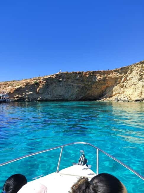 Mgarr/Mellieha: Gozo, Comino, Crystal & Blue Lagoon Cruise - Discovering Comino and the Caves