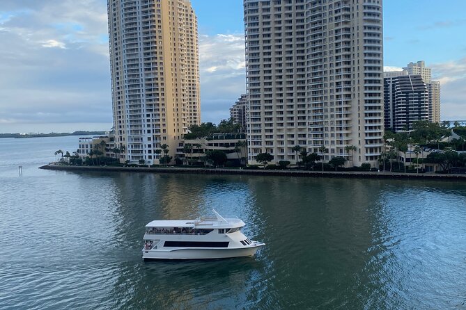Miami: 90 Min Cruise With Drinks & Music - Guest Reviews