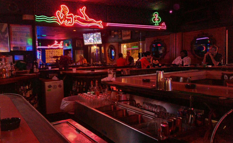 Miami Beach Bar Tour: Art Deco & Neon Lights With Historian - Unique Experiences Beyond Tourist Routes
