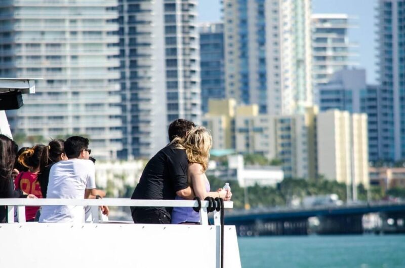 Miami: Biscayne Bay Celebrity Homes Sightseeing Cruise - Starting Location and Embarkation