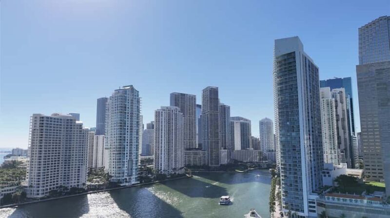 Miami Boat Tour : Mansions & Skyline with optional Pick-up - An Overview of the Miami Boat Tour Experience