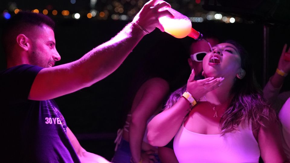 Miami: Booze Cruise Boat Party With Dj, Snacks, & Open Bar - Check-in Location