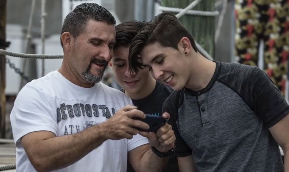 Miami: Giant Fish Feeding Experience - Location and Directions