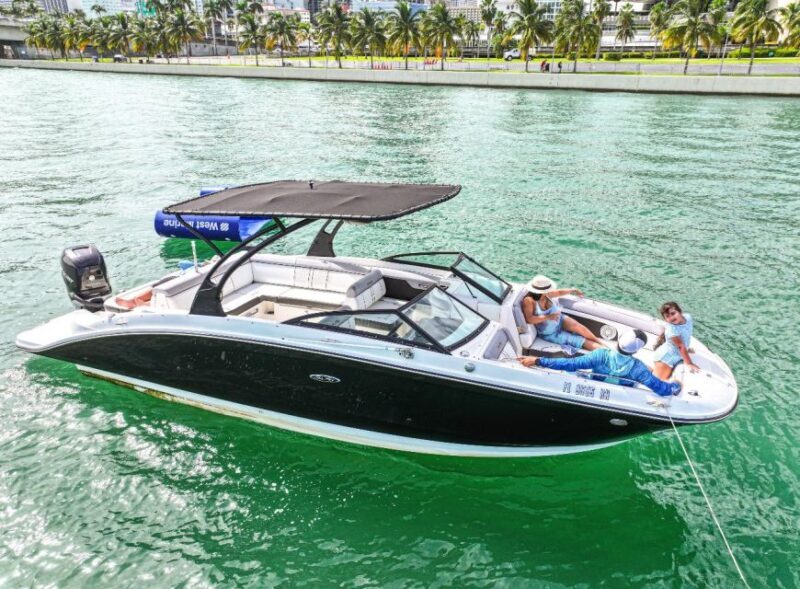 Miami: Guided Boat Tour with Champagne - FAQ