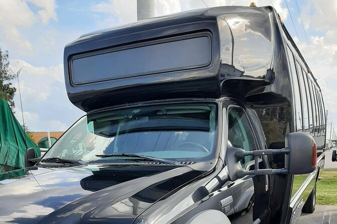 Miami Hip Hop Unique Xperience : Bar, Party Bus & Nightclub - Accessibility and Capacity