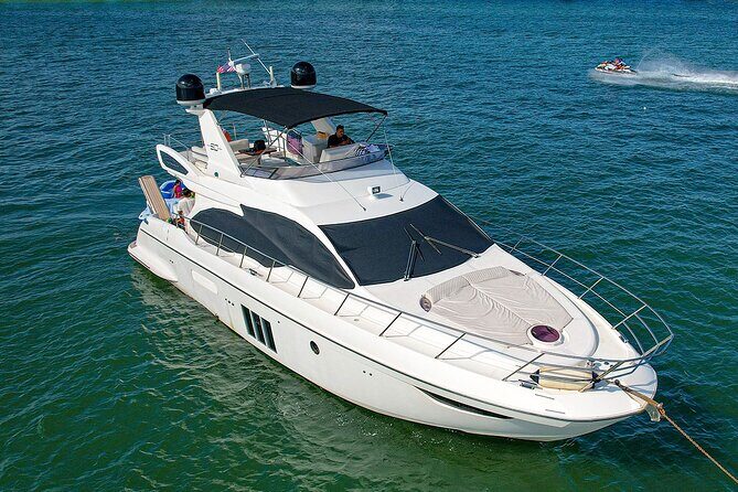 Miami Luxury Yacht Charter with Jetskis and Water Toys - A Practical Look at the Experience