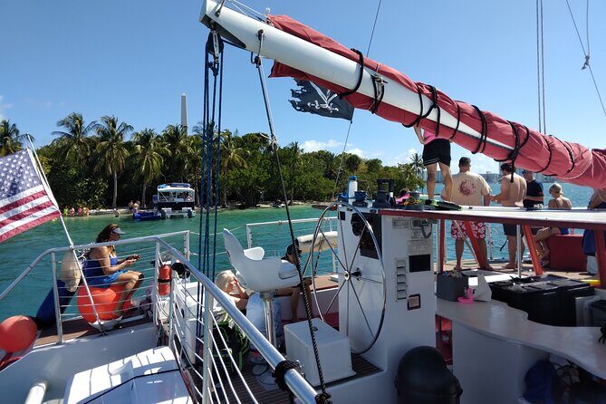 Miami Private 4 Hour Tour aboard Great White 50FT Power Catamaran - Key Points