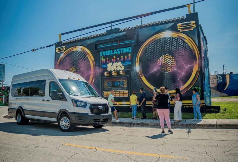 Miami: Private Iconic neighborhoods sightseeing tour - Key Points