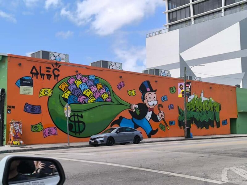 Miami: Private Tour in a Convertible Mustang (French) - A Detailed Look at the Miami Mustang Tour