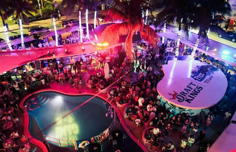Miami Pub Crawl + Clubbing Experience - The Flow of the Night: What to Expect