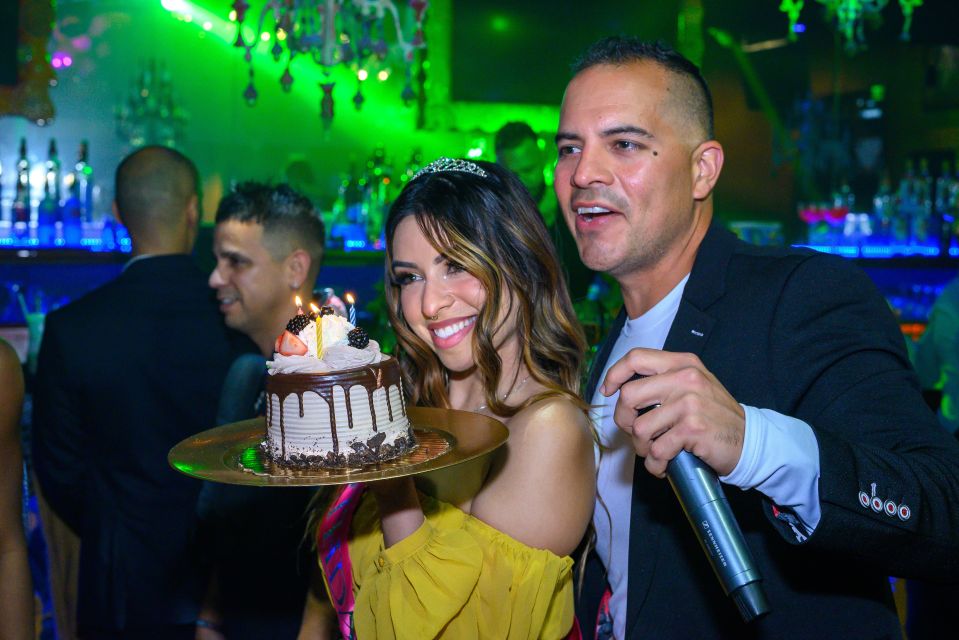 Miami: Salsa & Bachata Dance Lessons, Mojito Cocktail, 3 Appetizers, Nightclub - Intermission and Appetizers