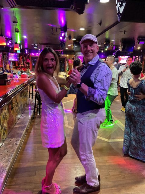 Miami: Salsa & Bachata Dance Lessons, Mojito Cocktail, 3 Appetizers, Nightclub - Mangos Nightclub