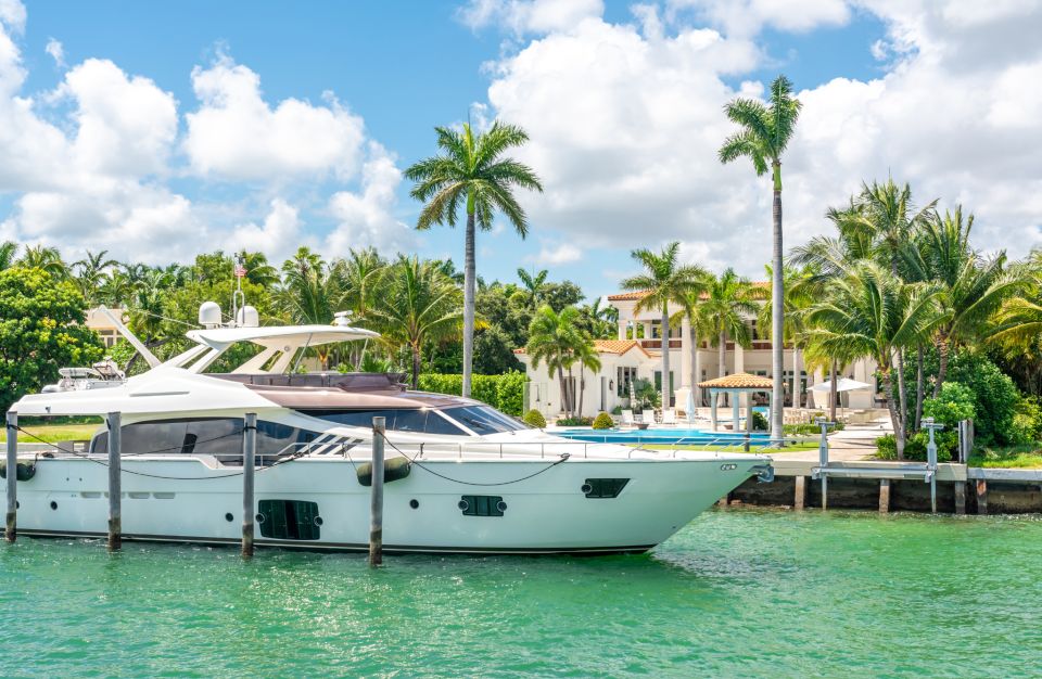 Miami: Scenic Cruise With Bar on Board - Onboard Bar and Amenities