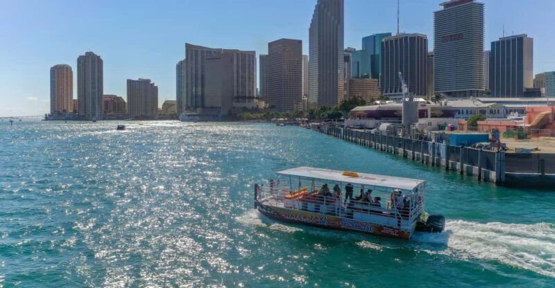Miami: Skyline Boat Cruise, Millionaire homes & Miami Beach - Key Points