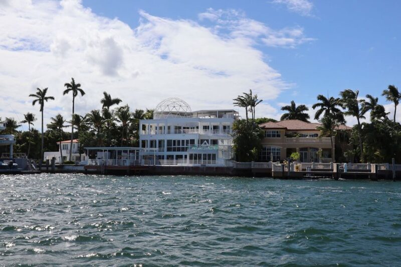 Miami Skyline Cruise of Millionaire Homes on Biscayne Bay - Practical Information & Tips