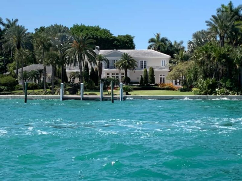Miami Skyline Cruise of Millionaire Homes on Biscayne Bay - The Sum Up