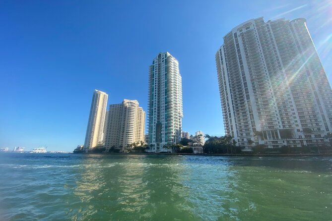 Miami Skyline: Happy Hour Cruise Millionaire Homes & One Drink - Accessibility and Transportation