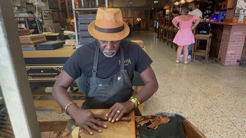 Miami Skyline Millionaire Cruise & Bus Tour 5 stops & Coffee - FAQs