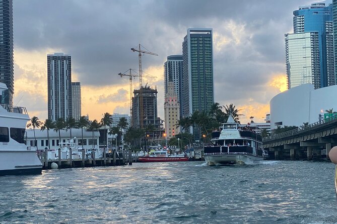 Miami Skyline Sunset Cruise of Biscayne Bay & Millionaire Homes - Meeting Point and Accessibility