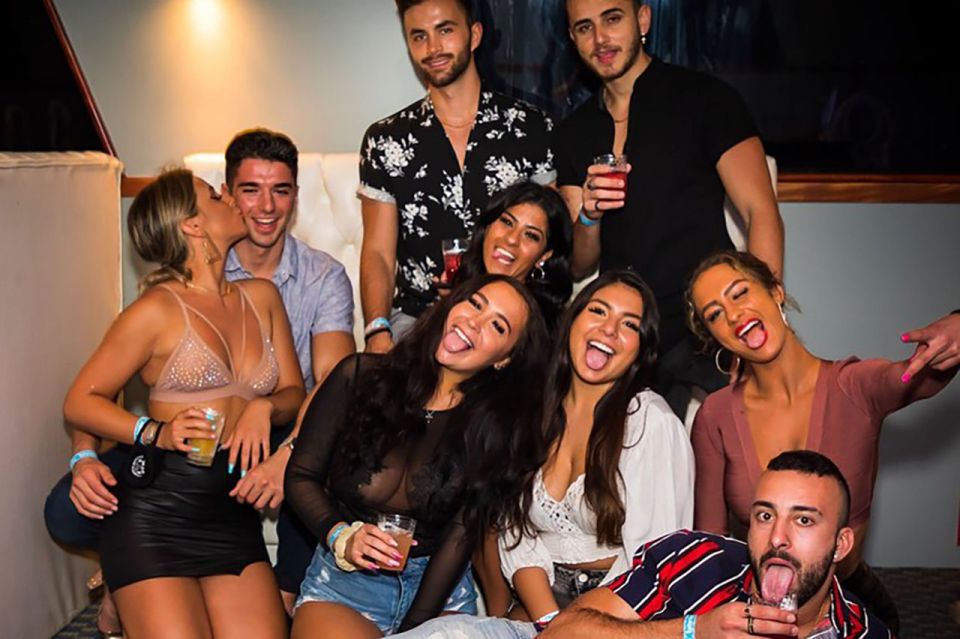 Miami: Ultimate Boat Party, Party Bus and Nightclub Entry - Marina Fees for Check-in