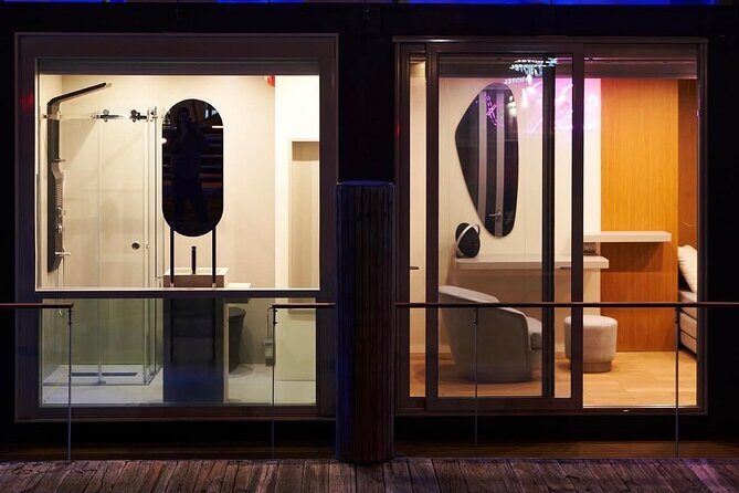 Miami Water Villa Private Luxury Yacht for rent Up to 35 Guests - Summary: Who Should Consider This?